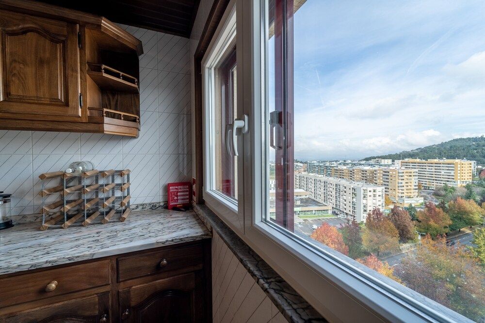 House and People - Apartamento Espaçoso Apartment, 3 Bedrooms, Balcony, City View 7