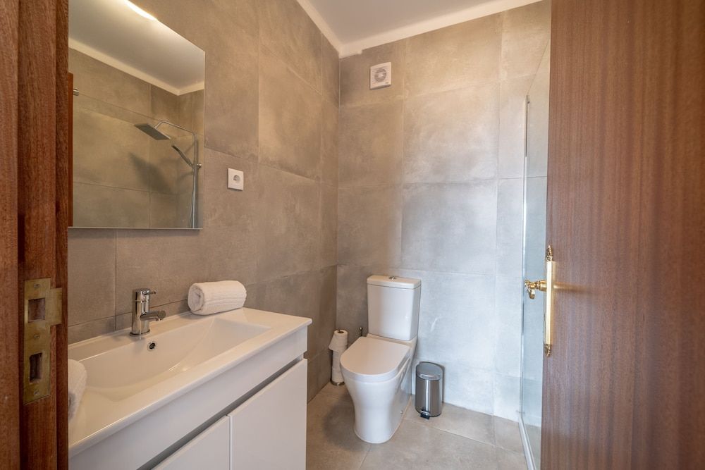 House and People - Apartamento Espaçoso Apartment, 3 Bedrooms, Balcony, City View 11