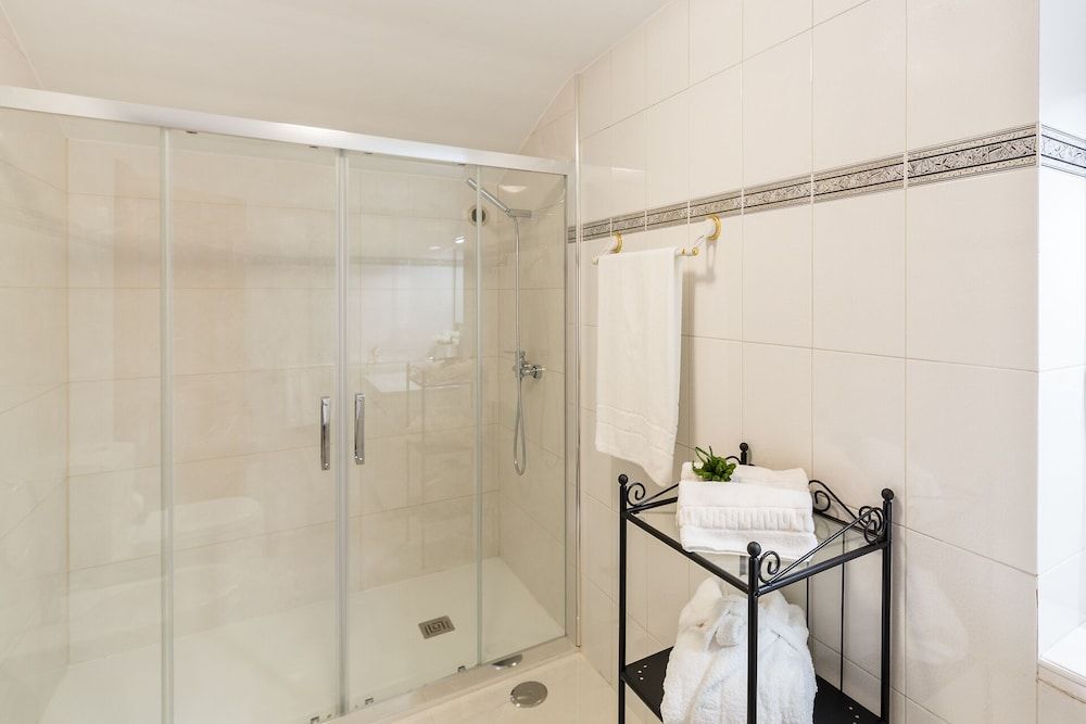 Fonte Branca Guest House Comfort Double Room, Shared Bathroom (02) 6