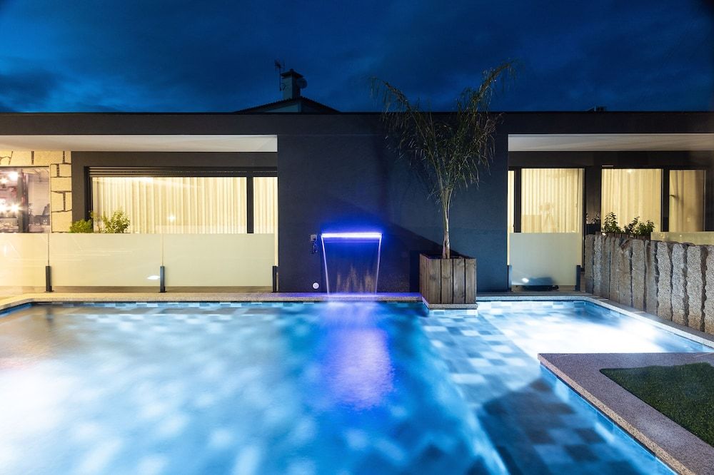 Abraços dos Avós - Casas de Aldeia