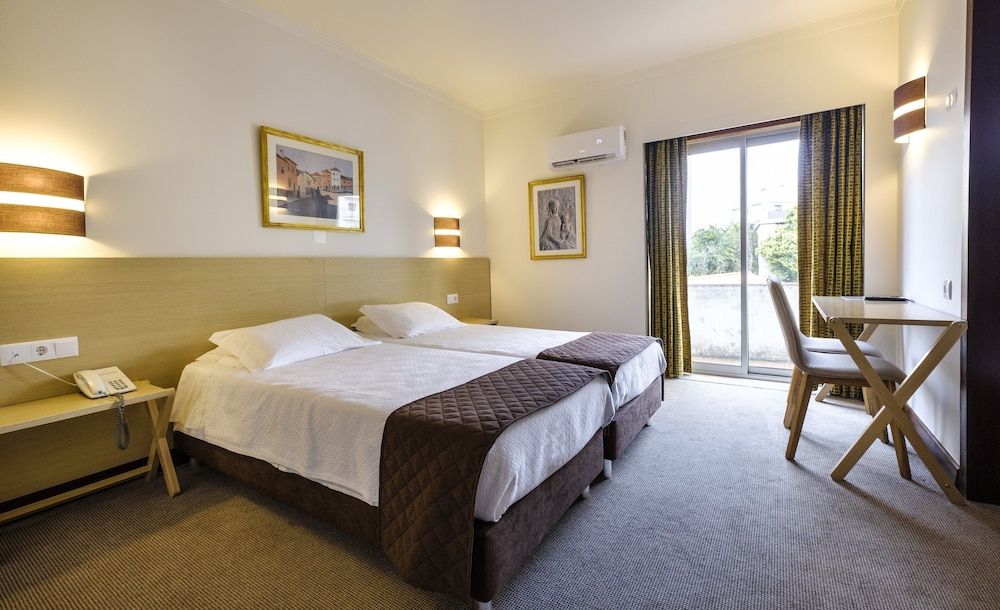 Twin Room, Balcony (Sanctuary View)