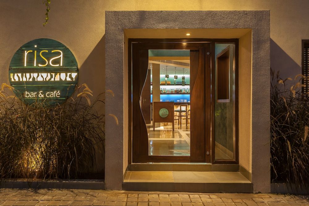 undefined Hotel Hilltone 6