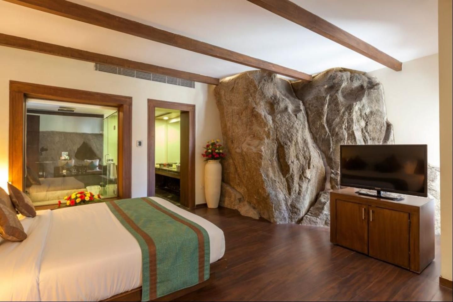 Rock Suite (with Private Patio and Semi-Private Garden)