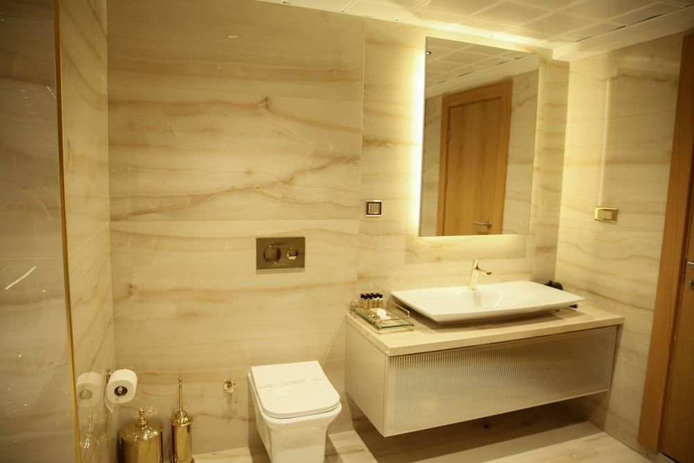 Amorium Hotel Standard Room 8