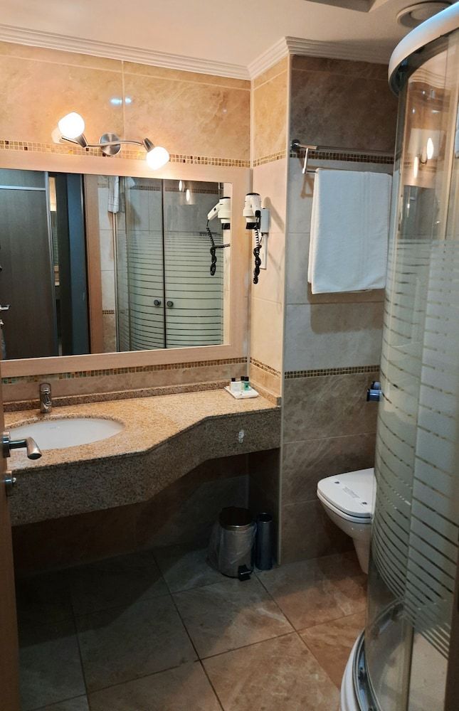 Nadir Business Hotel Standard Triple Room 3