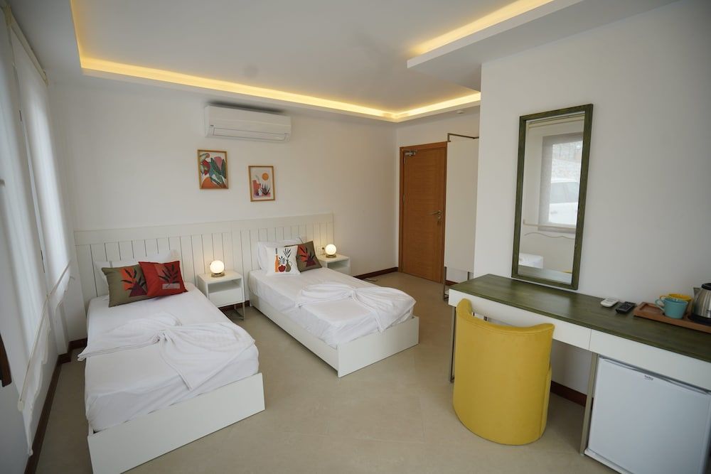 Twin Room, Non Smoking, Mountain View