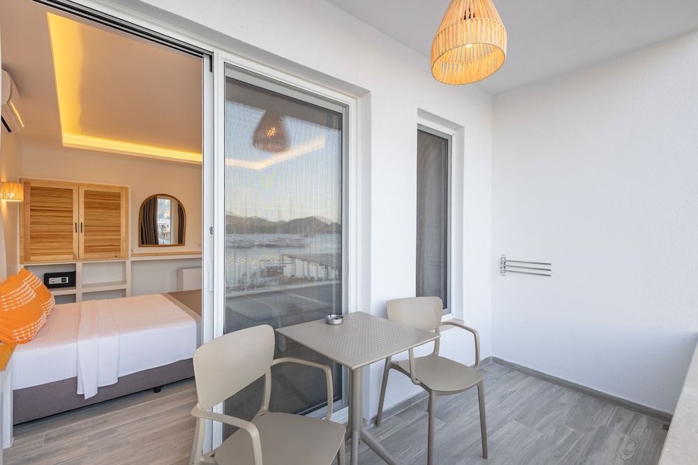 BASE Selimiye Family Room 21