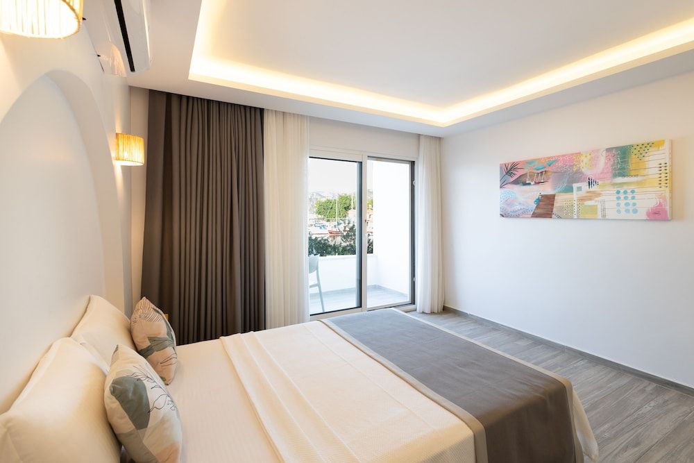 BASE Selimiye Family Room 16