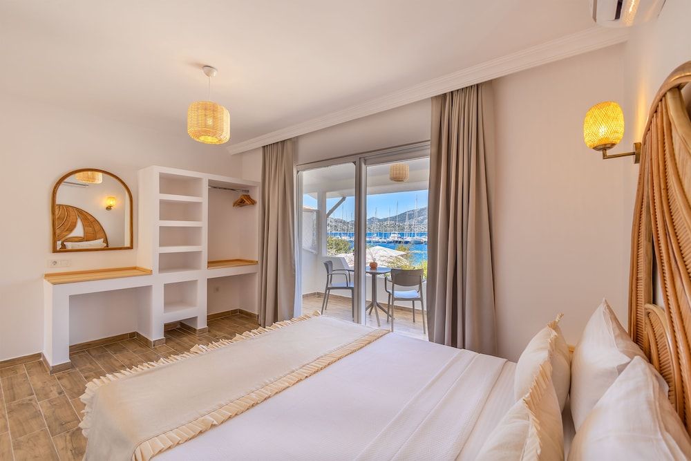 BASE Selimiye Standard Double Room 4