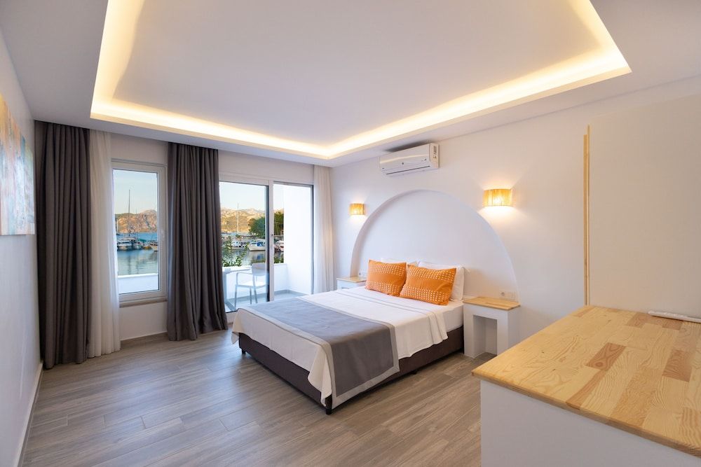 BASE Selimiye Family Room 18