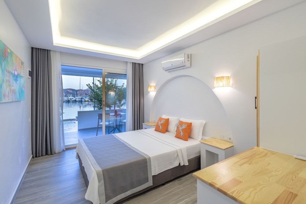 BASE Selimiye Family Room 11