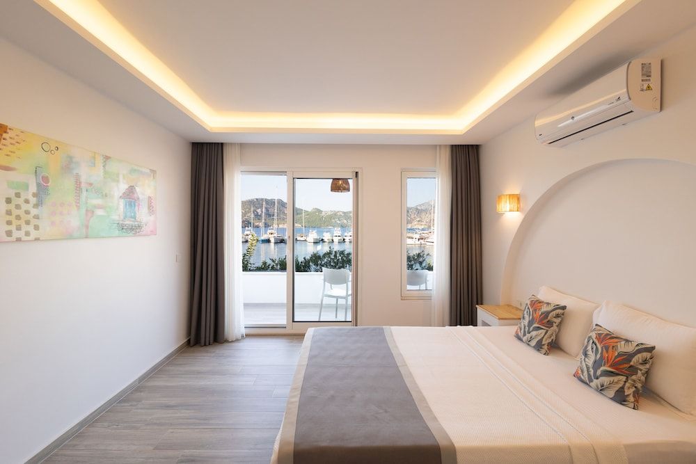 BASE Selimiye Family Room 15