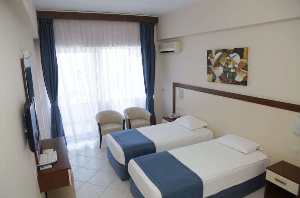 Batihan Beach Resort & Spa Standard Room Sea View 4