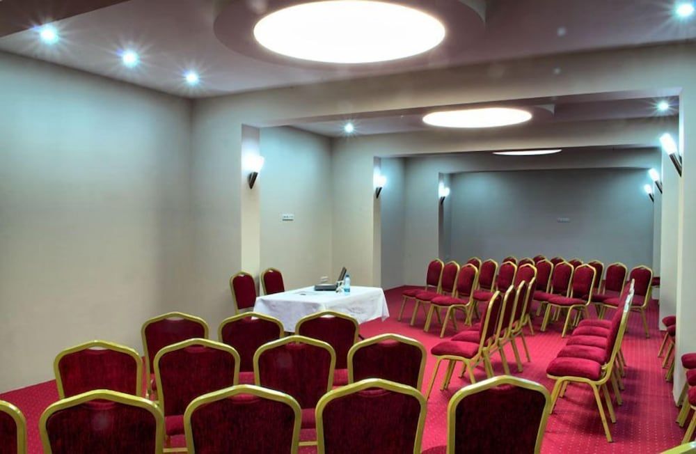 undefined Golden Gate Hotel 10