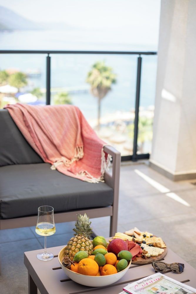 Maia Luxury Beach Hotel & Spa