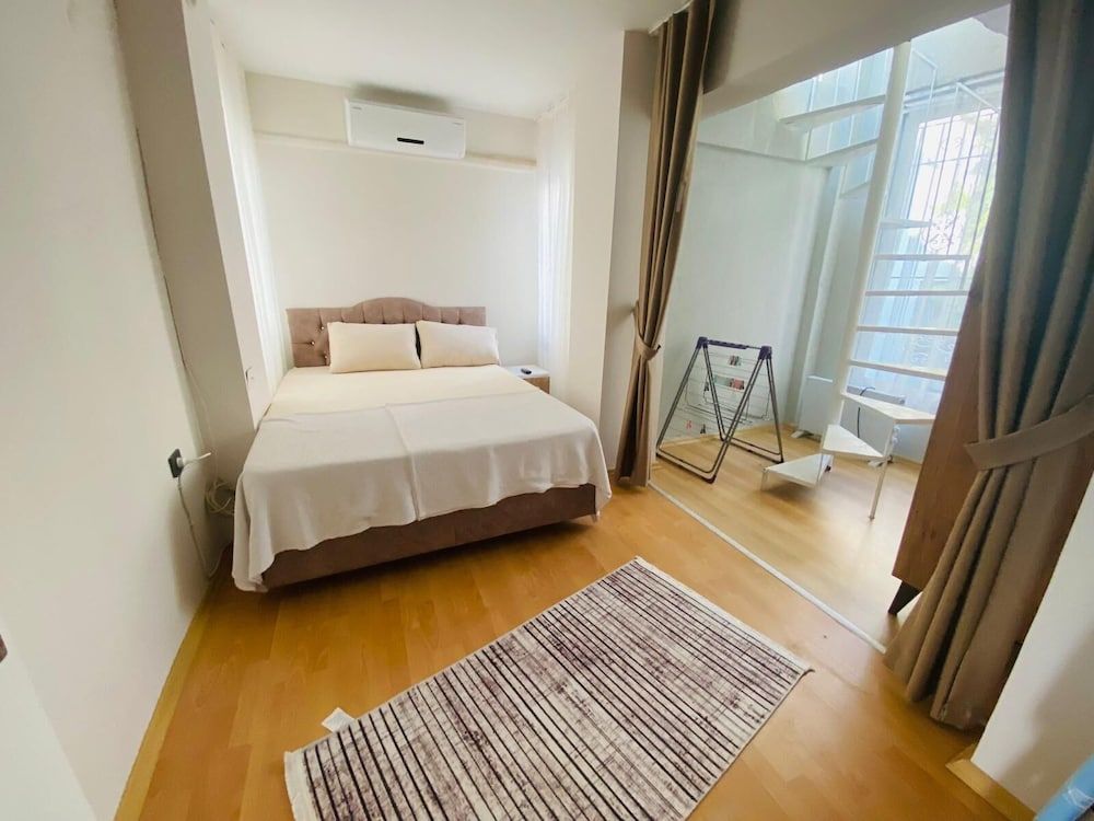 undefined Beautiful 3-bedroom House With Sea View and Garden 9