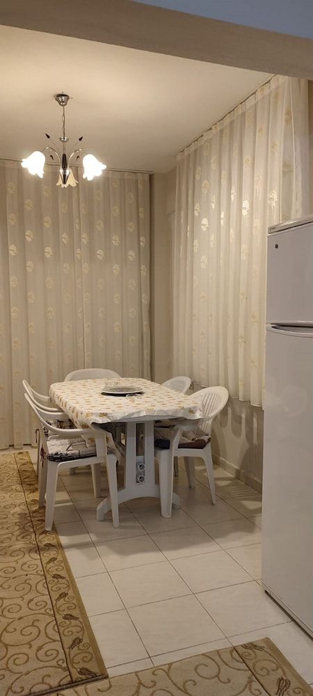 undefined 10 Munites Walk to City Center / 10 Munites Walk to Ladies Beach 9