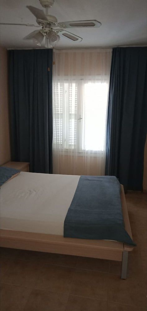 undefined Room in House - 2 Bedroom House Ladies Beach 3