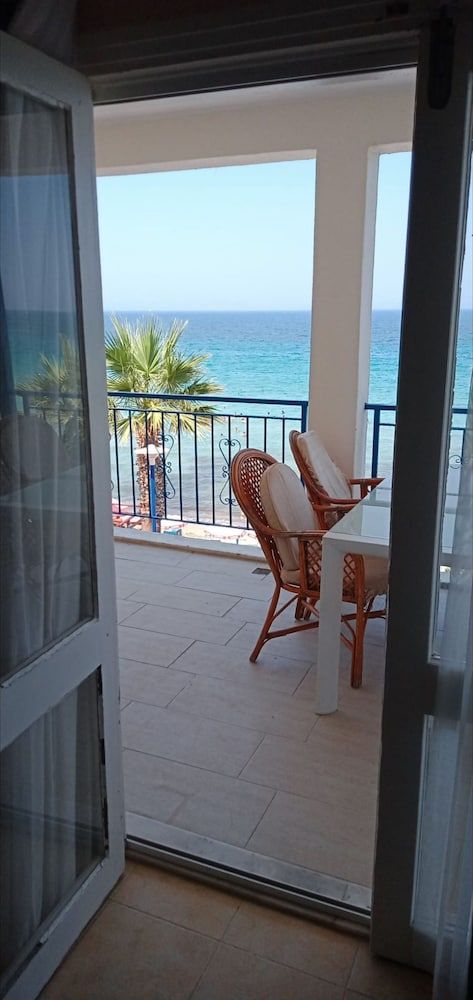 undefined Room in House - 2 Bedroom House Ladies Beach 8