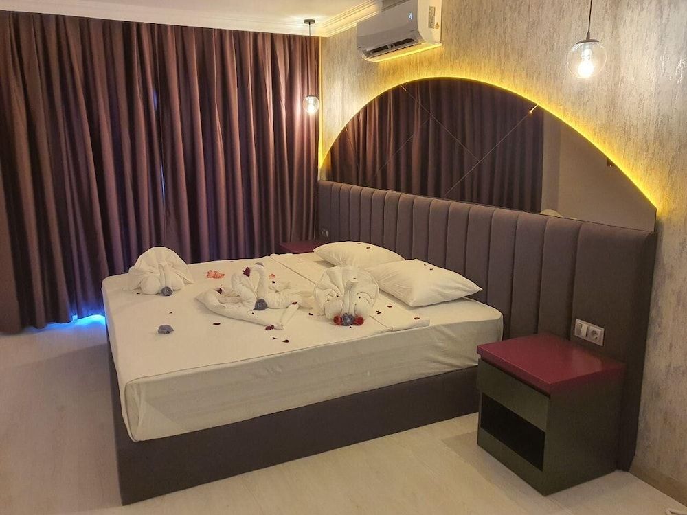 Superior Double Room, City View