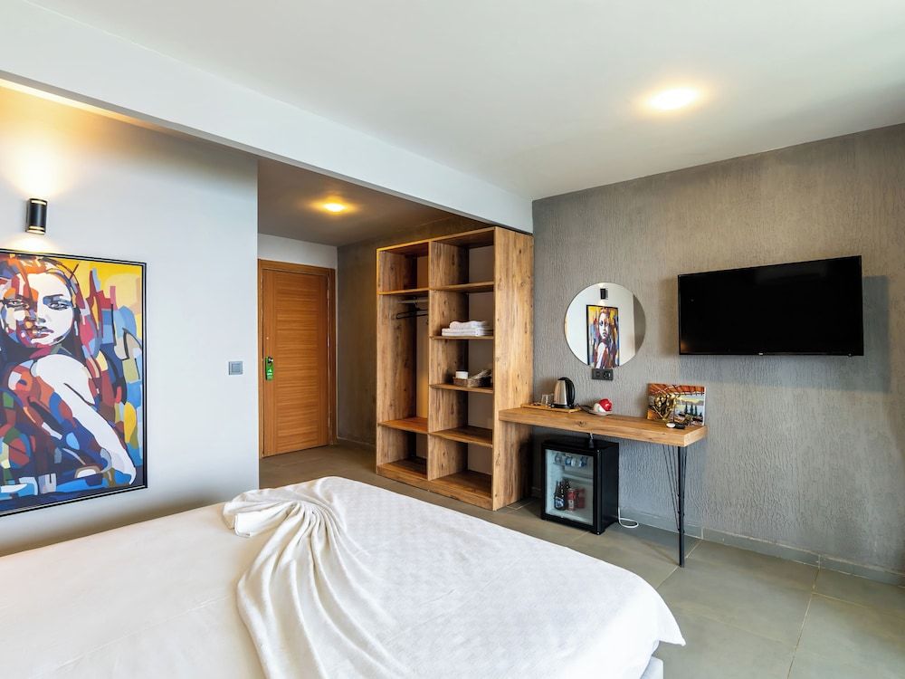 Castle Boutique Hotel Alanya Romantic Room, Bathtub, Sea View 11