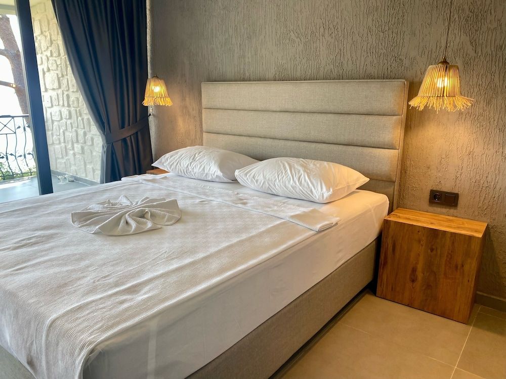 Castle Boutique Hotel Alanya Romantic Room, Bathtub, Sea View 3