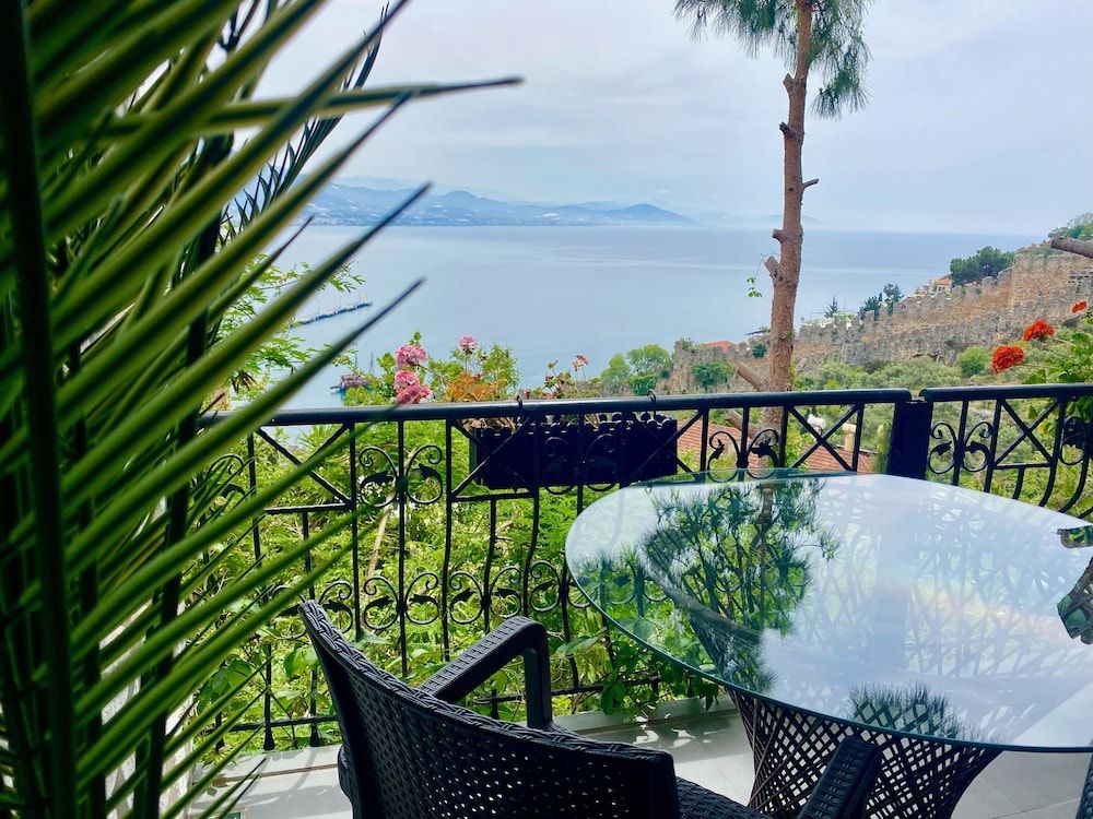 Castle Boutique Hotel Alanya Romantic Room, Bathtub, Sea View 19