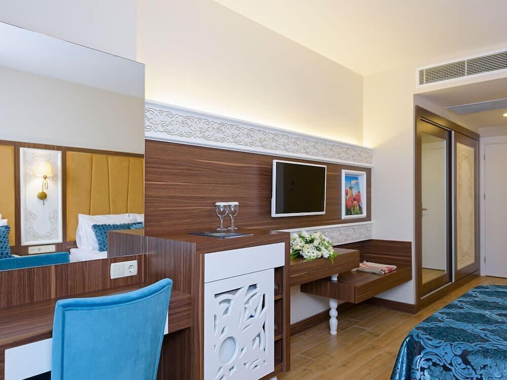 Standard Triple Room, 1 Bedroom, City View, Beachfront