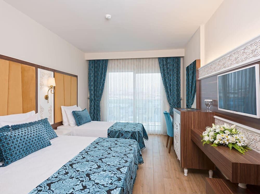 Standard Triple Room, 1 Bedroom, City View, Beachfront