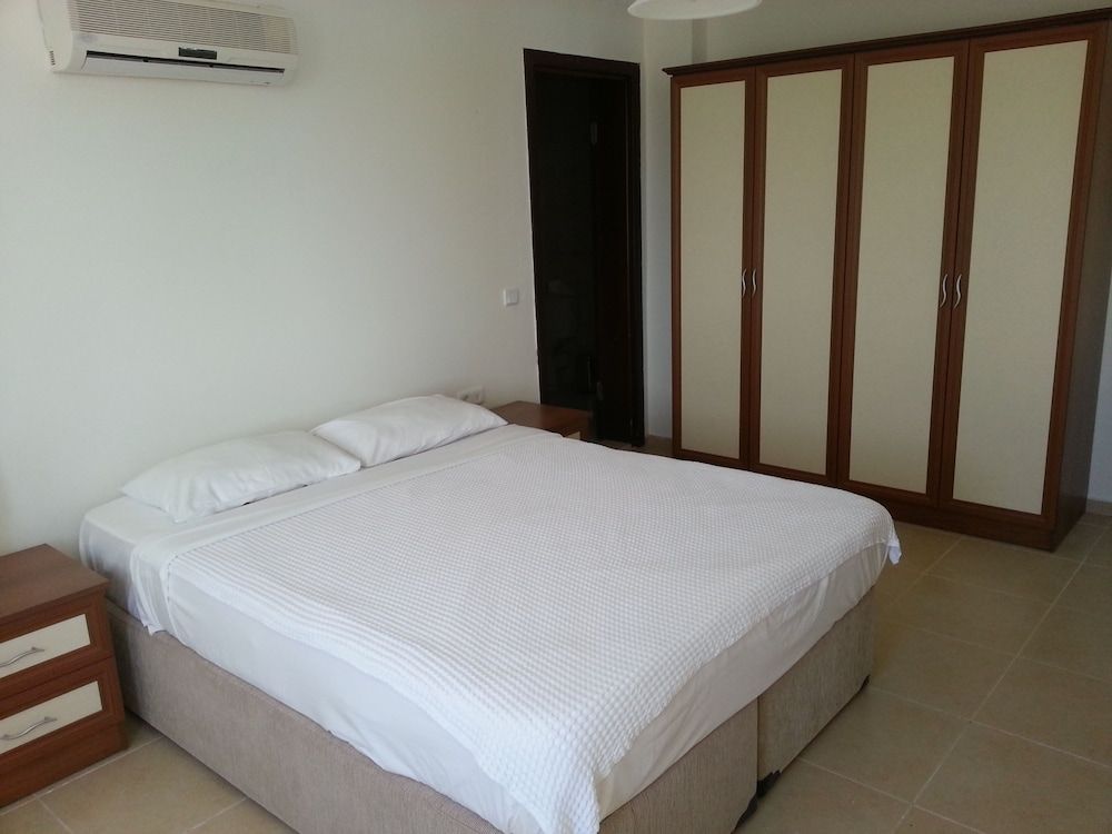 Exclusive Villa, 4 Bedrooms, Sea View, Poolside