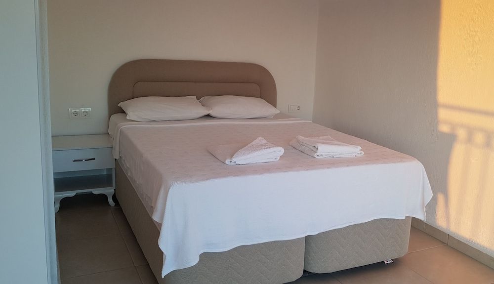 Exclusive Villa, 5 Bedrooms, Sea View, Poolside