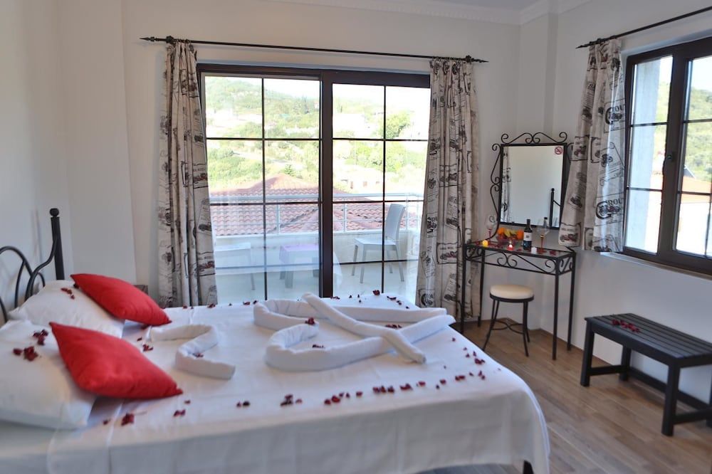 Standard Double Room, Poolside