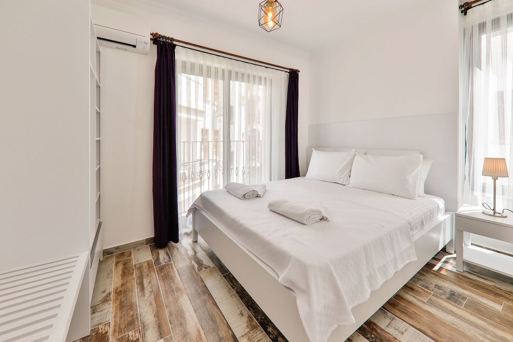 Superior Apartment, Partial Sea View