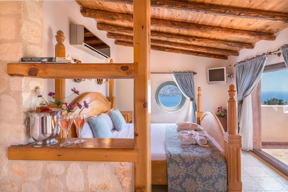 Deluxe Room, Jetted Tub, Sea View (Penthouse)