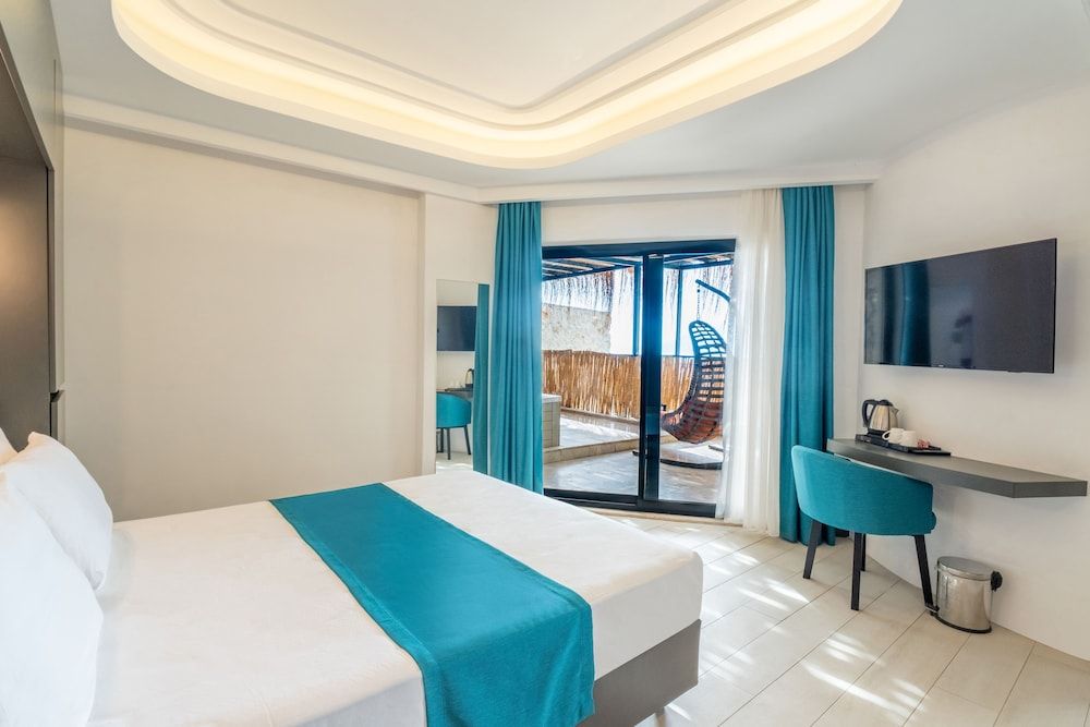 Family Room, Jetted Tub, Sea View