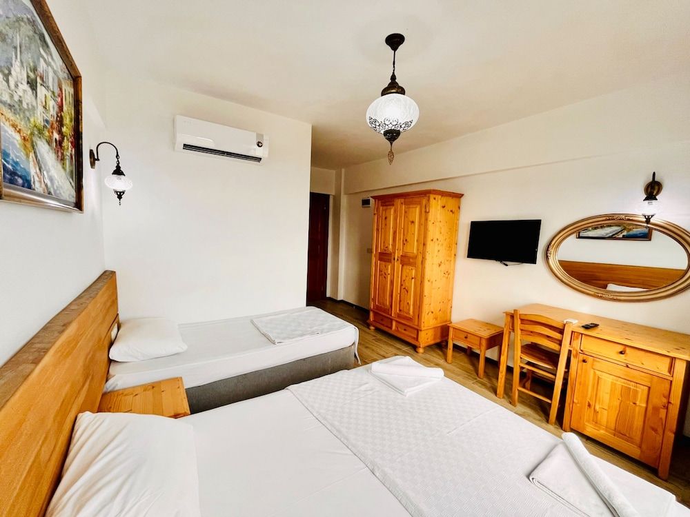Standard Room, Partial Sea View