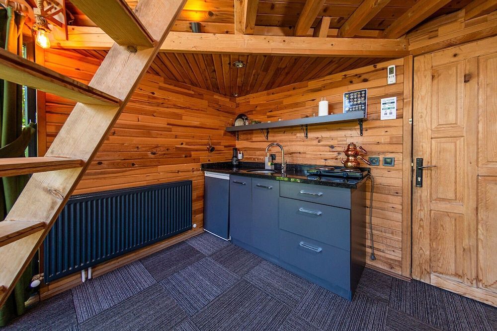 Pavri Suit Bungalov King Suite Room 2 8