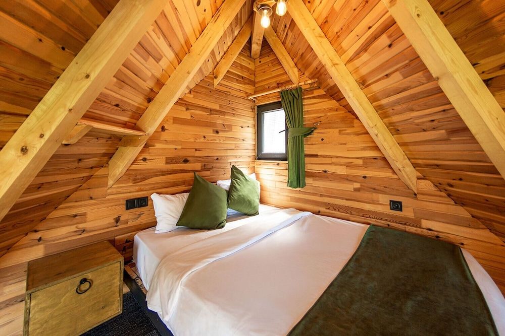 Pavri Suit Bungalov King Suite Room 2