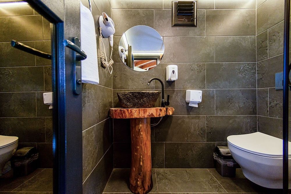 Pavri Suit Bungalov King Suite Room 2 4