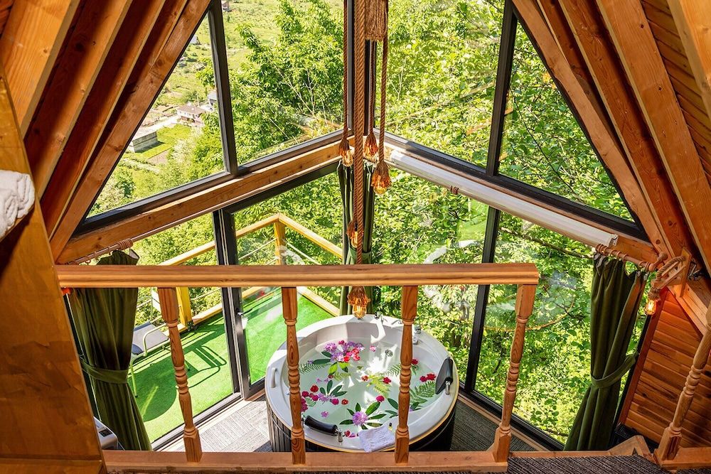 Pavri Suit Bungalov King Suite Room 2 2