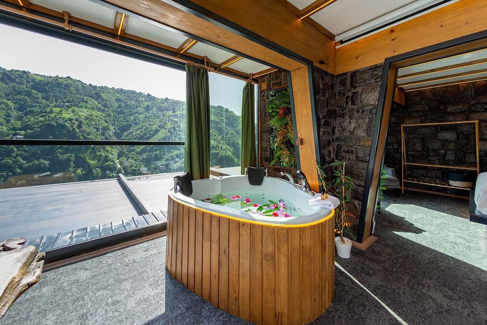 Pavri Suit Bungalov Deluxe Room, Lake View 7