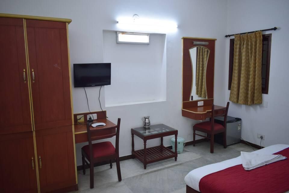 Treebo Trend Hotel Corbelli Heritage Town Executive Double Room 3