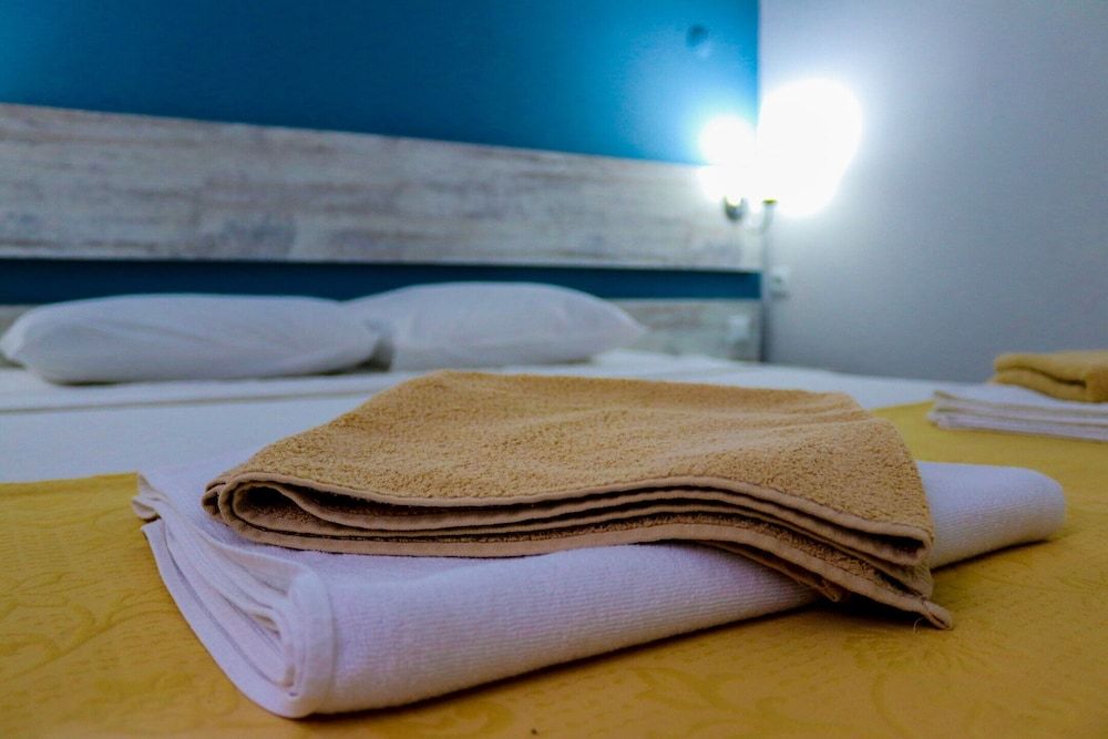Standard Room, 1 Double or 2 Twin Beds