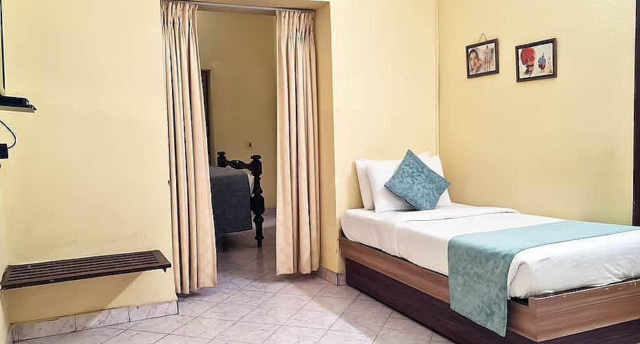 Pallavi International Hotel Standard Deluxe Double 5