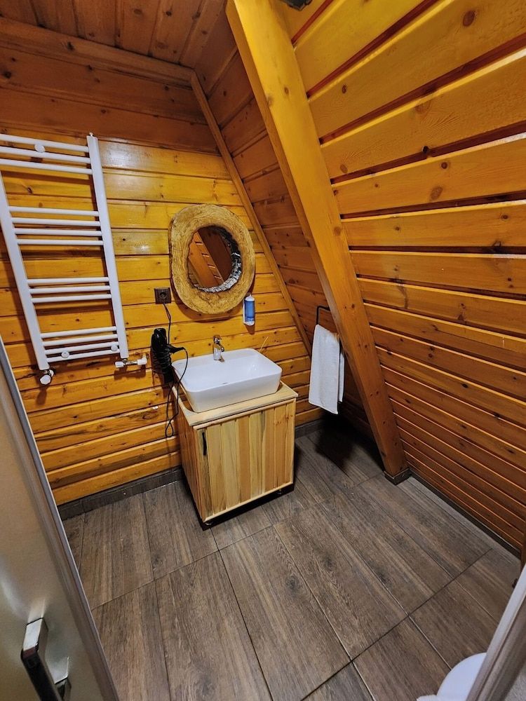 Abant Vadi Family Tree House 4