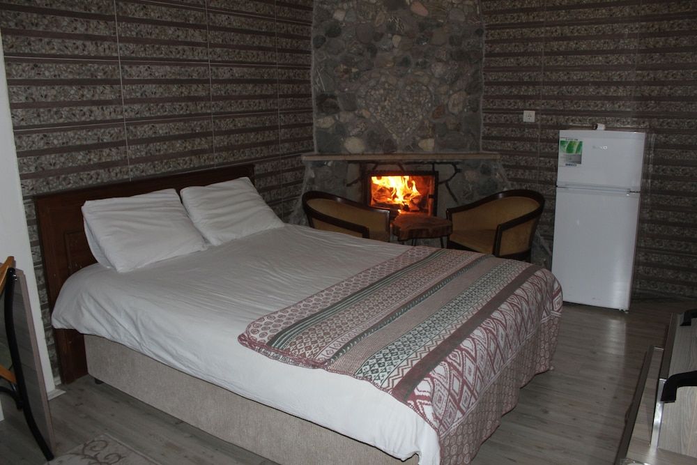 Abant Dere Otel Double Room, Fireplace 9