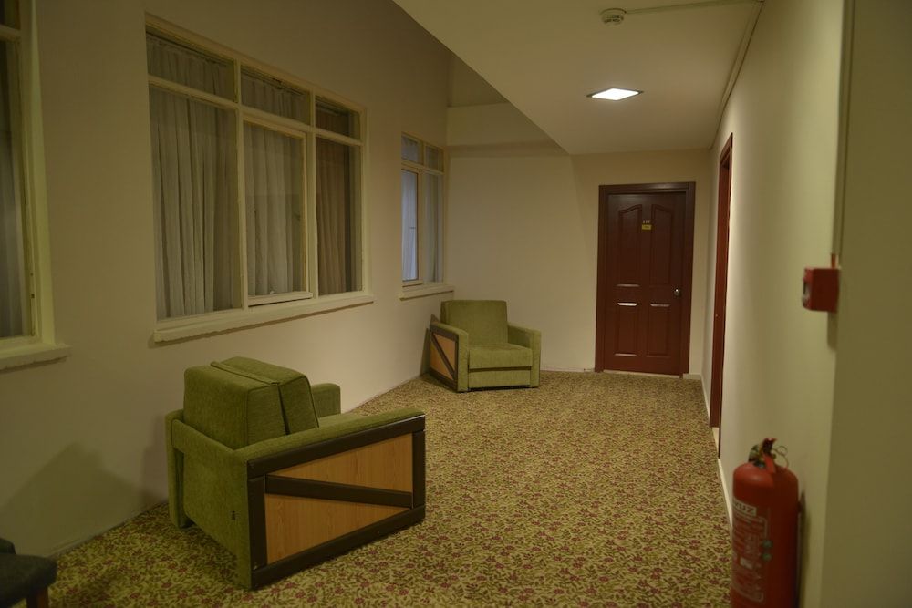 Elit Palace Deluxe Room 9