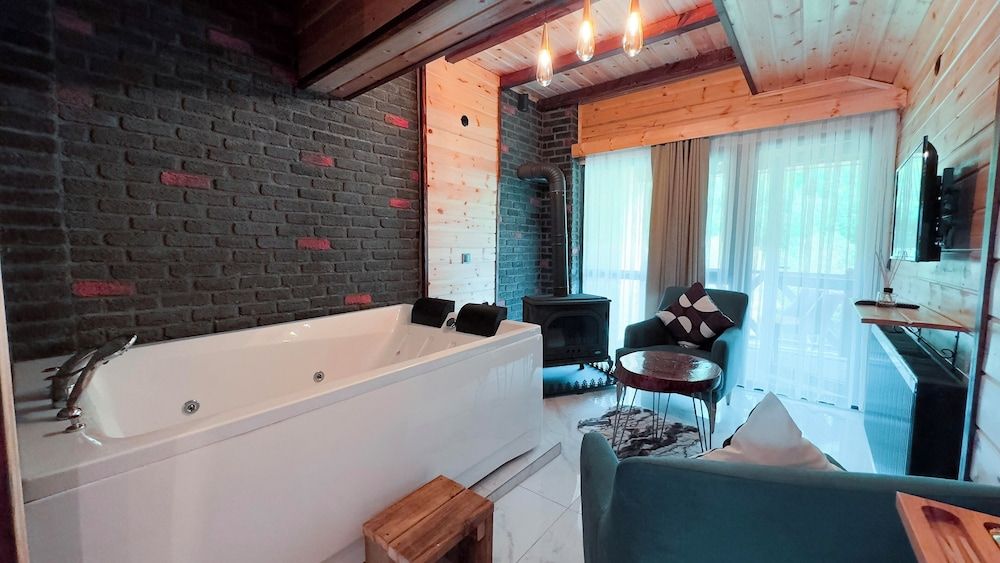 Abant Zumrut Dag Evi Deluxe Room, 1 Double Bed, Fireplace, Mountain View 11