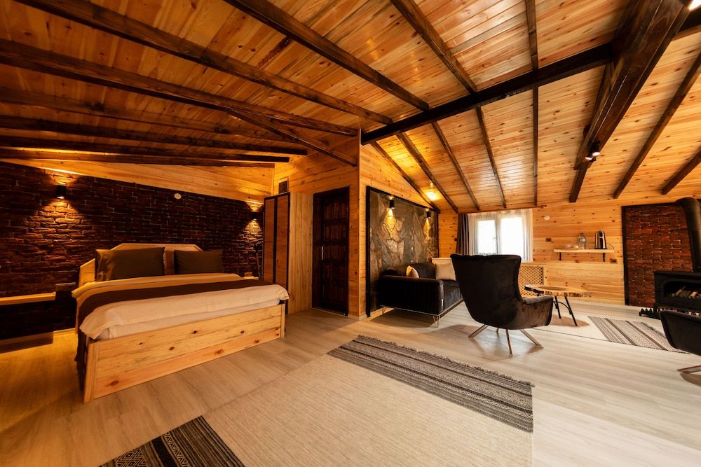 Abant Zumrut Dag Evi Business Chalet, 1 Double Bed with Sofa bed, Jetted Tub, Mountain View