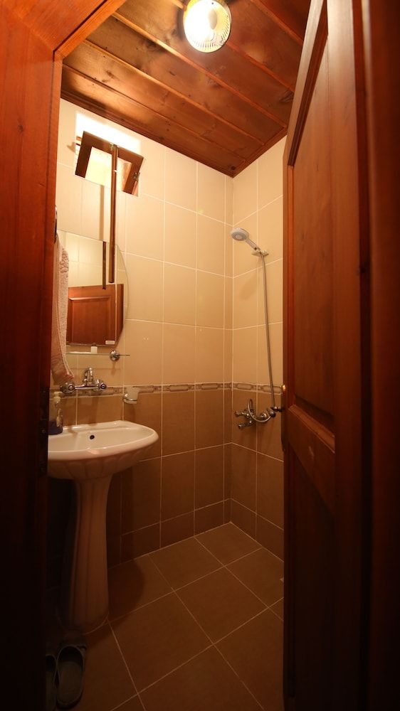 Dibekonu Konak Standard Double Room 10